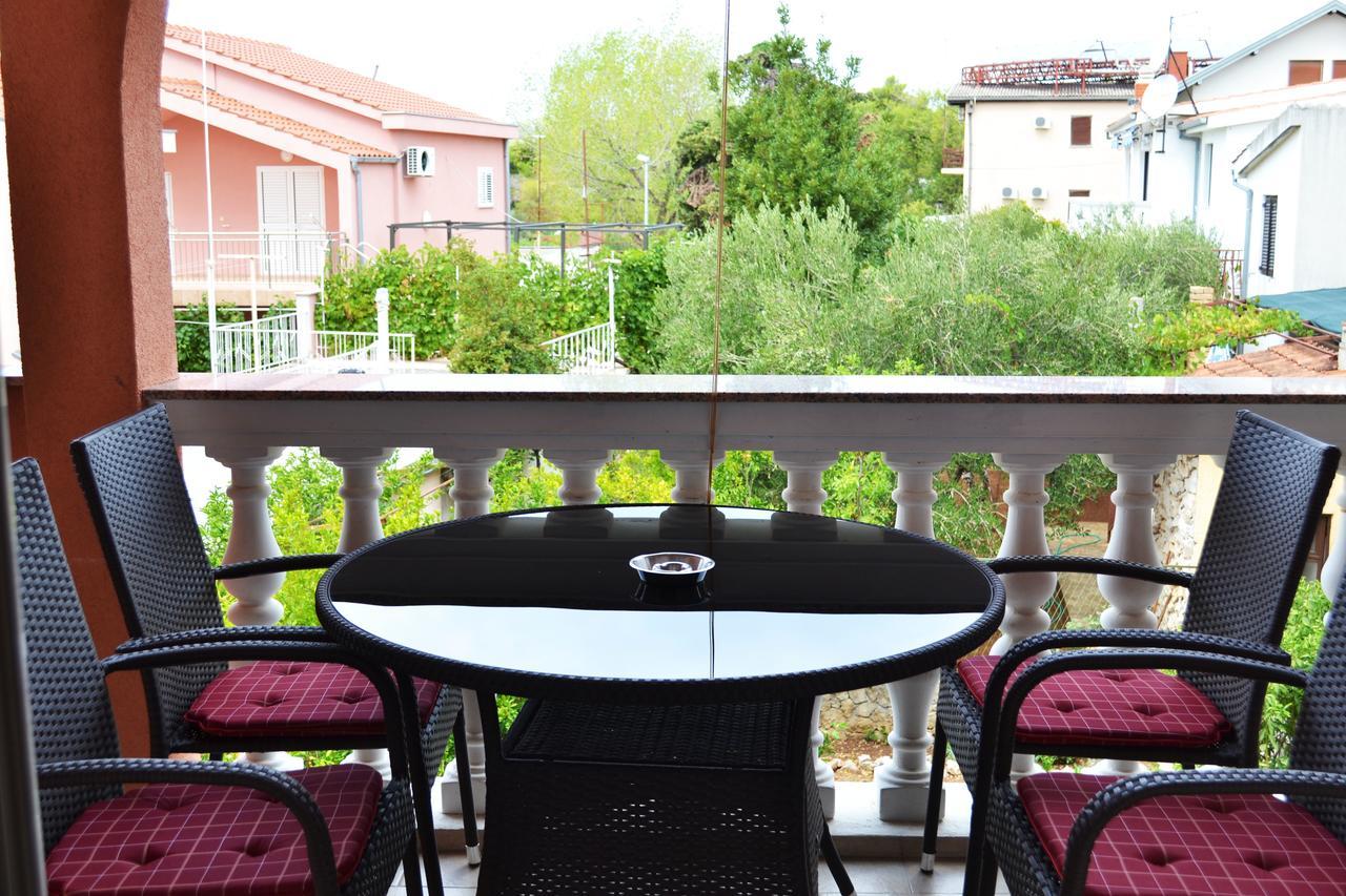 Apartments Milka Vodice Esterno foto