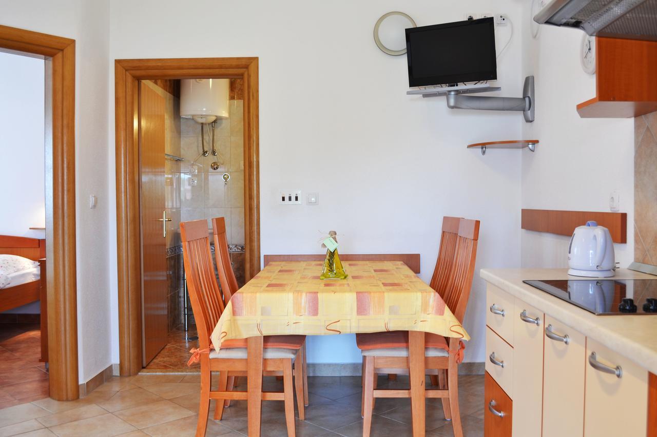 Apartments Milka Vodice Esterno foto