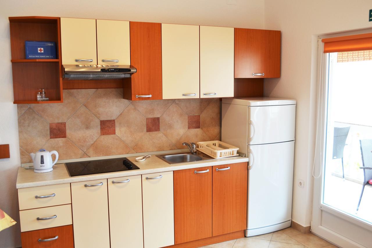 Apartments Milka Vodice Esterno foto